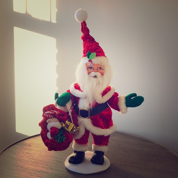 Annalee 🎅🏻 Santa 🎁 - Picture 2 of 4